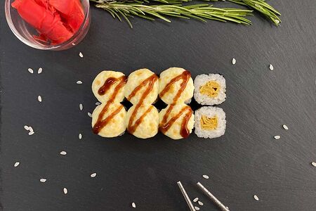 Запеченный ролл с омлетом