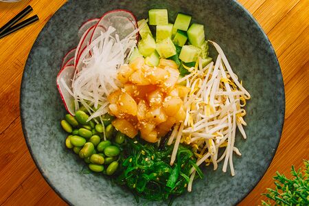 Поке с гребешком