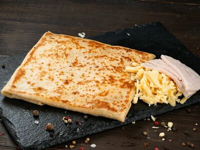 Блин с ветчиной и сыром