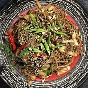 Лапша гречневая с курицей