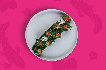 Темпура с лососем и чукой