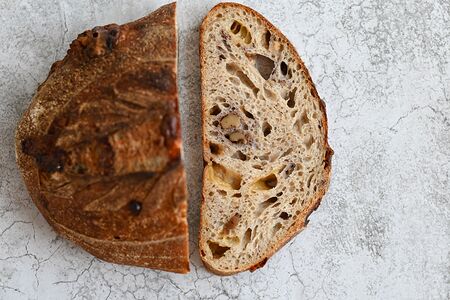 Тартин с сыром и орехами