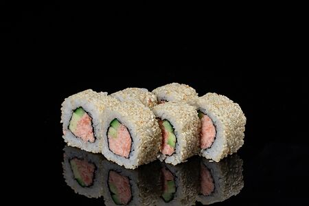 Ролл Калифа Кунжут