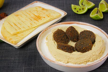 Хумус с фалафелем