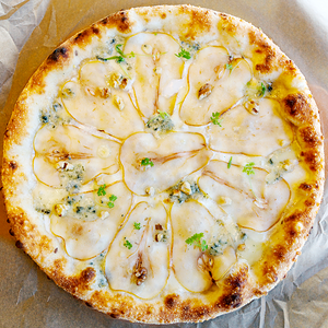 Пицца Груша-горгондзола