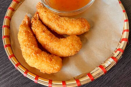 Том там бот