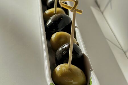 Маслины и оливы