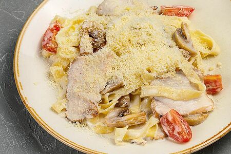 Домашняя лапша с курицей и грибами