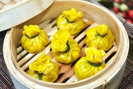 Димсам с кальмаром и грибами шиитаке