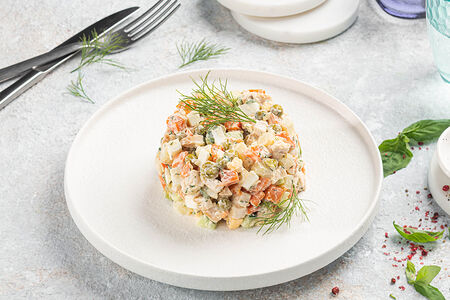 Салат Оливье с куриной ветчиной 200 г, Доставка