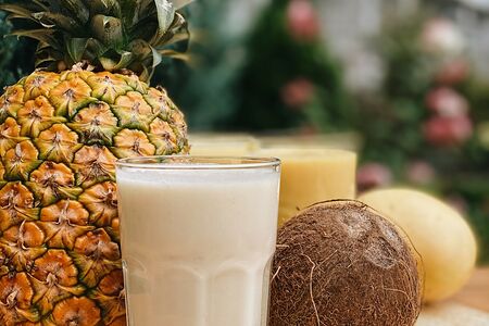 Смузи из ананаса, банана