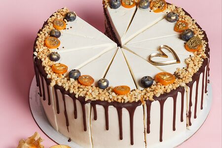 Торт Сникерс