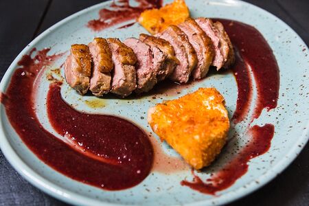 Утиное филе с сыром Камамбер