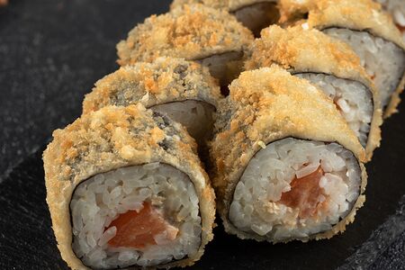 Ролл Сяке в темпуре