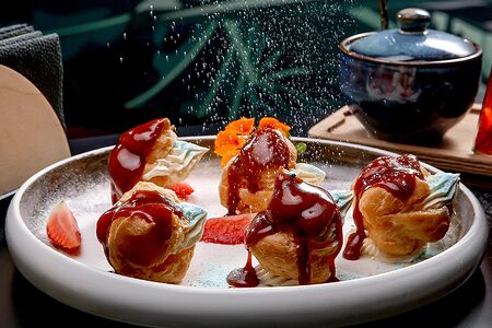 Профитроли с заварным кремом