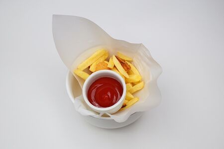 Картофель фри с кетчупом