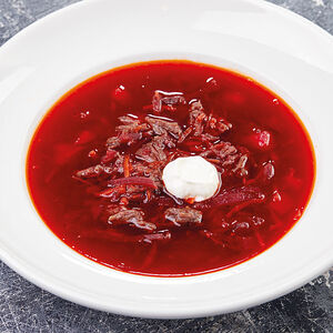 Борщ с говяжьими щеками