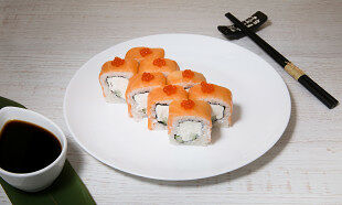 Ролл Филадельфия с икрой