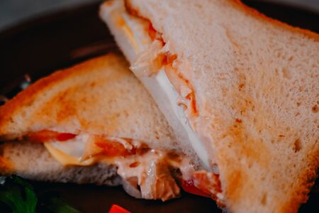 Сэндвич сырный с яйцом