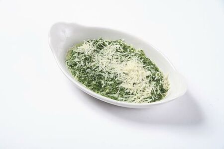 Шпинат со сливками и сыром Пармеджано