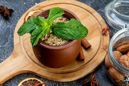 Мацони с мёдом и грецким орехом