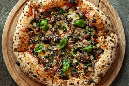 Пицца с колбаской шужук