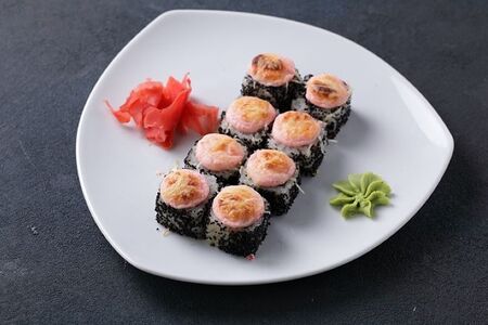 Запечённый ролл Блэк спайси