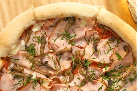 Ветчина и грибы с трюфельным маслом