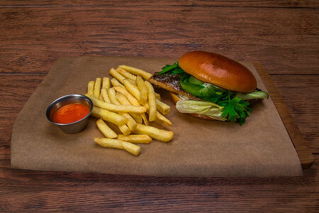 Бургер со скумбрией гриль