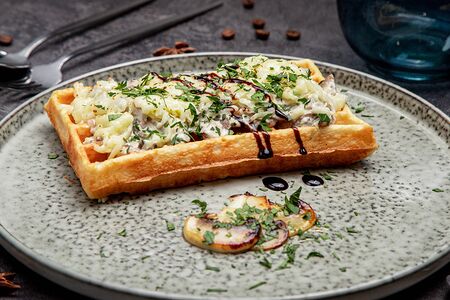 Jullienne di funghi (Вафля с грибным жульеном)