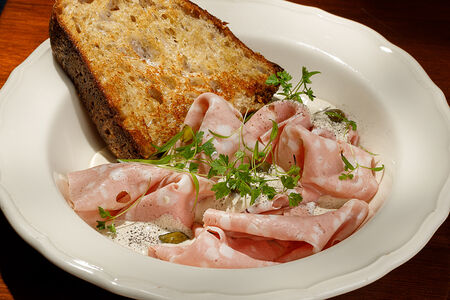 Мортаделла Тоннато