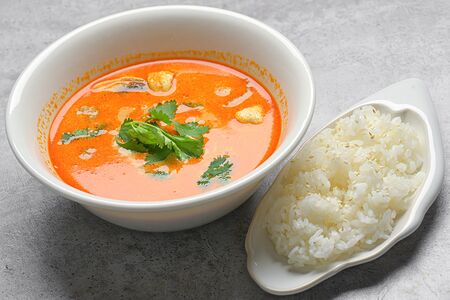 Суп Том ям с цыпленком