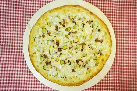 Пицца Свинина с огурчиками