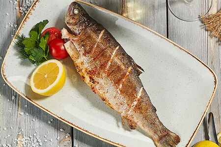 Форель речная на мангале