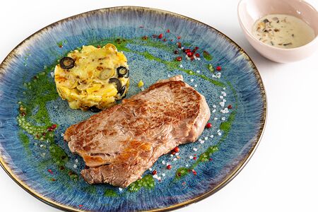 Стейк Рибай с картофелем по-тоскански