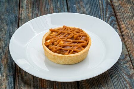 Тарталетка карамельно-ореховая