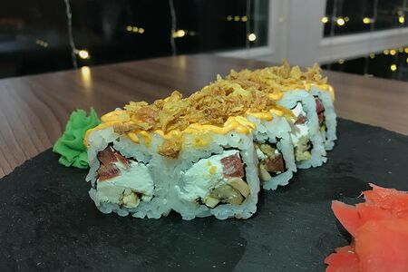 Ролл с жареной креветкой