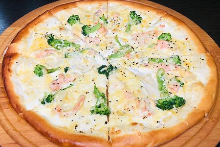 Пицца Семга и брокколи 