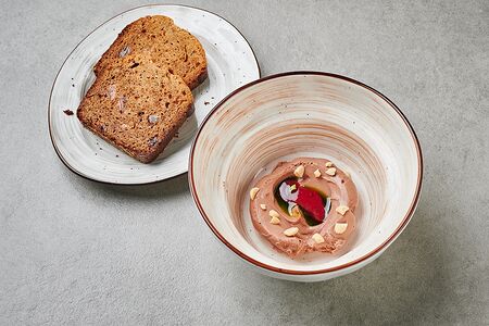 Паштет из кролика с пряным хлебом назуки