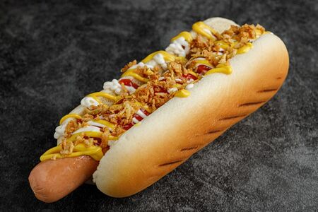 Датский хот-дог с жареным луком