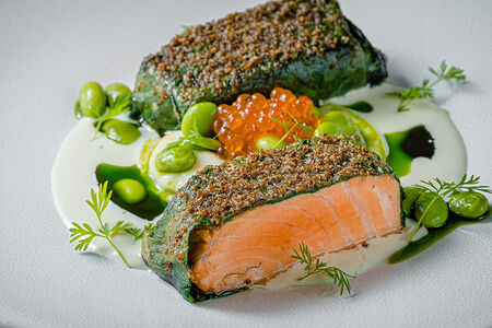 Форель с цветной капустой под соусом шампань