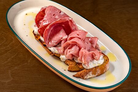 Брускетта с Мортаделлой