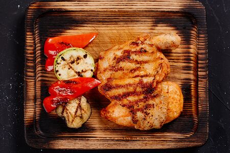 Цыпленок в соусе кимчи