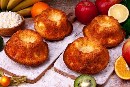 Шарлотка яблочно-бисквитная