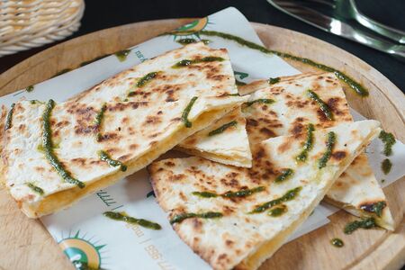 Сырная лепешка