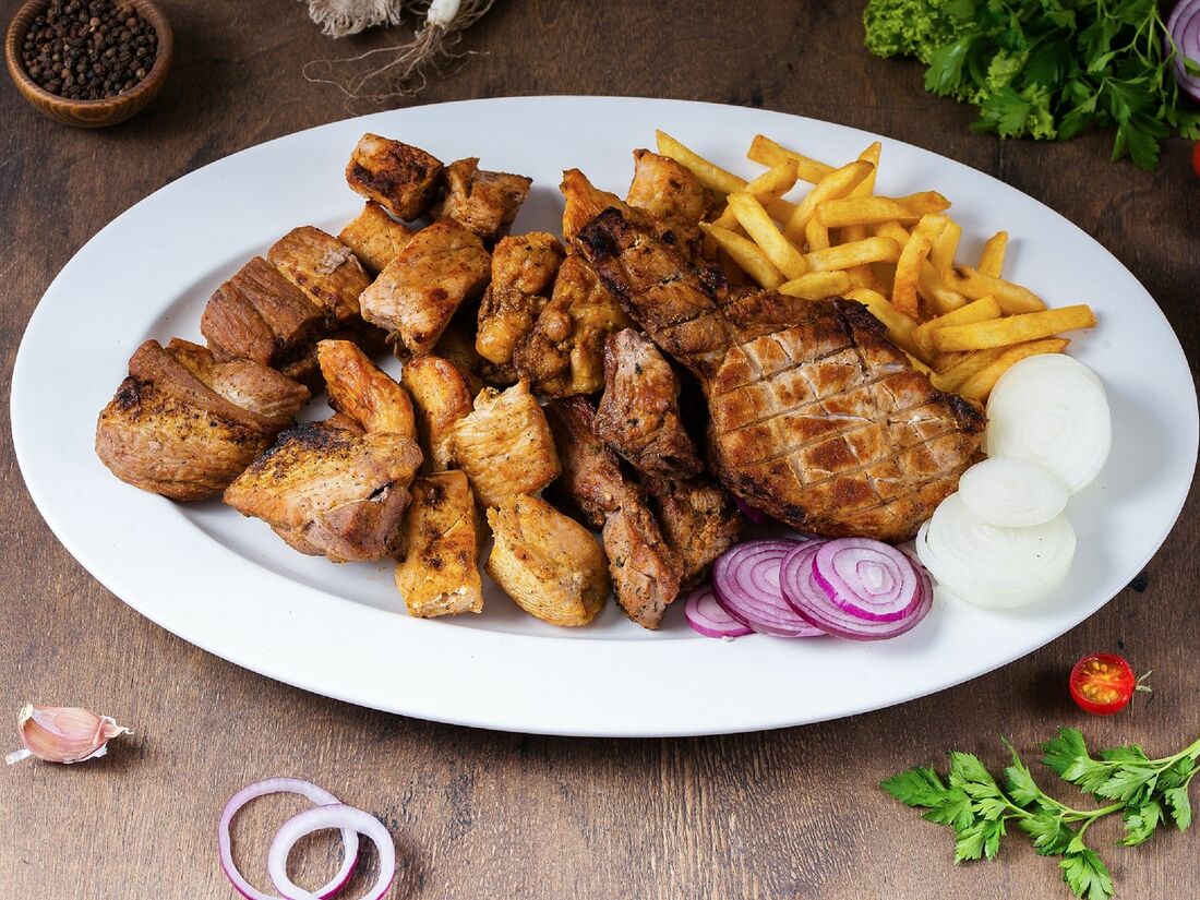 шашлык на дом омск. шашлычный дом. шашлык на мангале. железноводск кафе шашлычный домик меню. шашлычный домик.