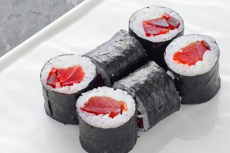 Мини-ролл тунец 6 шт