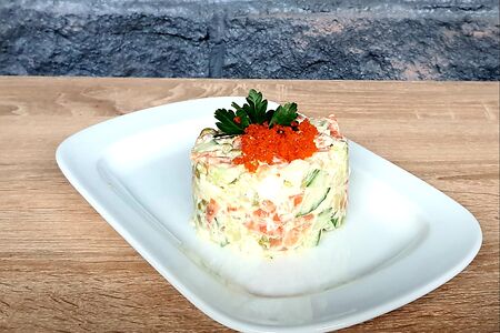 Салат Оливье с лососем