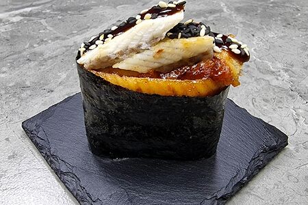 Гункан с угрём