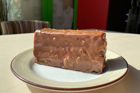 Шоколад - миндаль - брусника